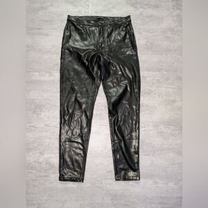 Ashley Mason Juniors Black Faux Leather skinny pants. EUC Size 11